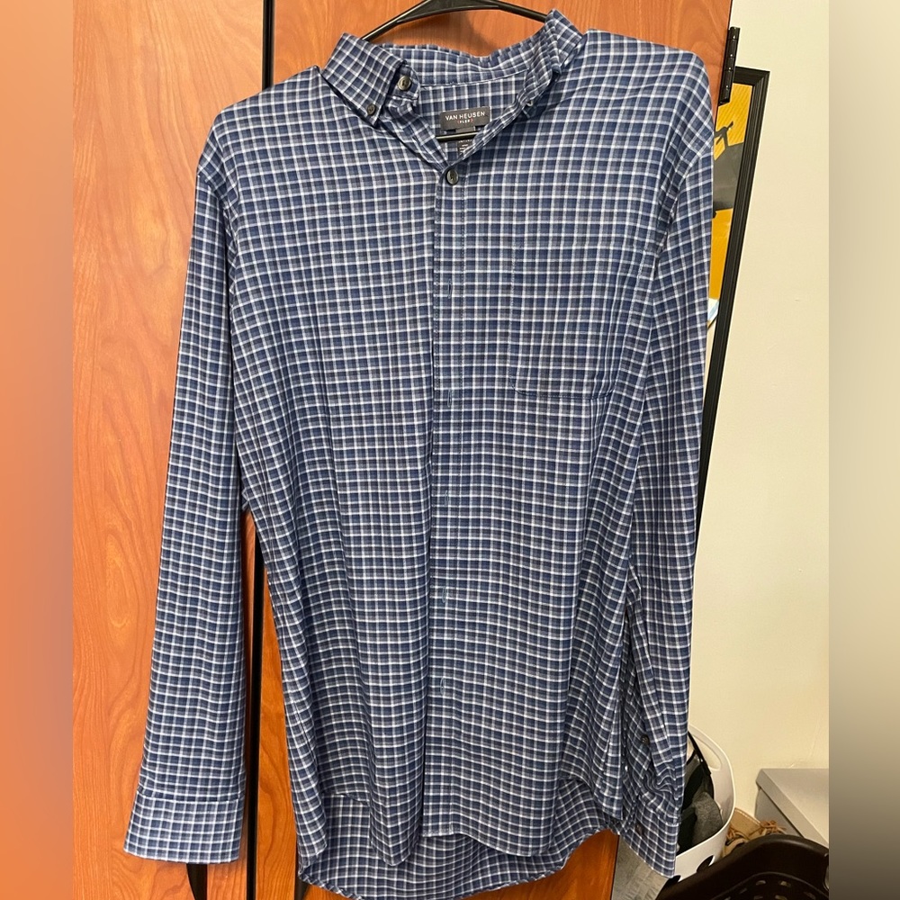 New Van Heusen Men’s Wrinkle Free Button Up